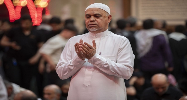 اللّهُمَّ إِنِّي أَسأَلُكَ بِرَحْمَتِكَ الَّتِي وَسِعَتْ كُلَّ شَيْءٍ، وَبِقُوَّتِكَ الَّتِي قَهَرْتَ بِها كُلَّ شَيْءٍ، وَخضَعَ لَها كُلُّ شَيْءٍ، وَذَلَّ لَها كُلُّ شَيْءٍ، وَبِجَبَرُوتِكَ الَّتِي غَلَبْتَ بِها كُلَّ شَيْءٍ، وَبعَزَّتِكَ الَّتِي لا يَقُ