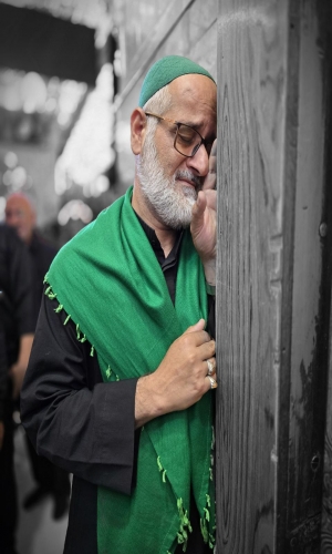 وَقَدْ أَتَيْتُكَ يا إِلهِي بَعْدَ تَقْصِيرِي وَإِسْرافِي عَلَى نَفْسِي مُعْتَذِراً نادِماً مُنْكَسِراً مُسْتَقِيلاً مُسْتَغْفِراً مُنِيباً مُقِرّاً مُذْعِناً مُعْتَرِفاً،