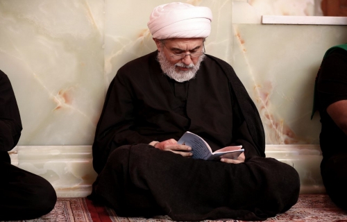 إِلَهِي أَلْبَسَتْنِي الْخَطَايَا ثَوْبَ مَذَلَّتِي