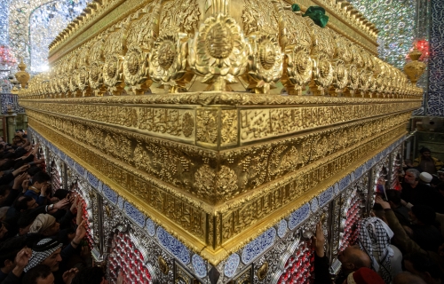  ضريح الامام علي عليه السلام