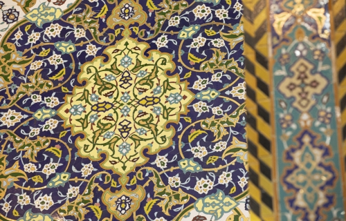 نقوش وزخارف إسلامية في العتبة العباسية المقدسة 