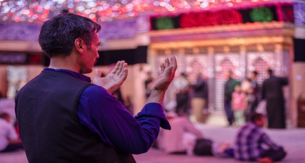 السَّلامُ عَلَيكَ يا بَقِيَّةَ اللهِ في أرضِهِ