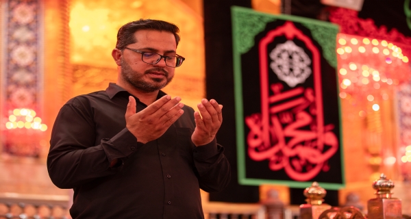  أجواء الدعاء في الصحن الحسيني الشريف