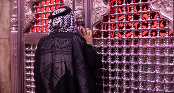  اَلسَّلامُ عَلَيْكَ يَا خَلِيفَةَ اللهِ وَنَاصِرَ حَقِّهِ